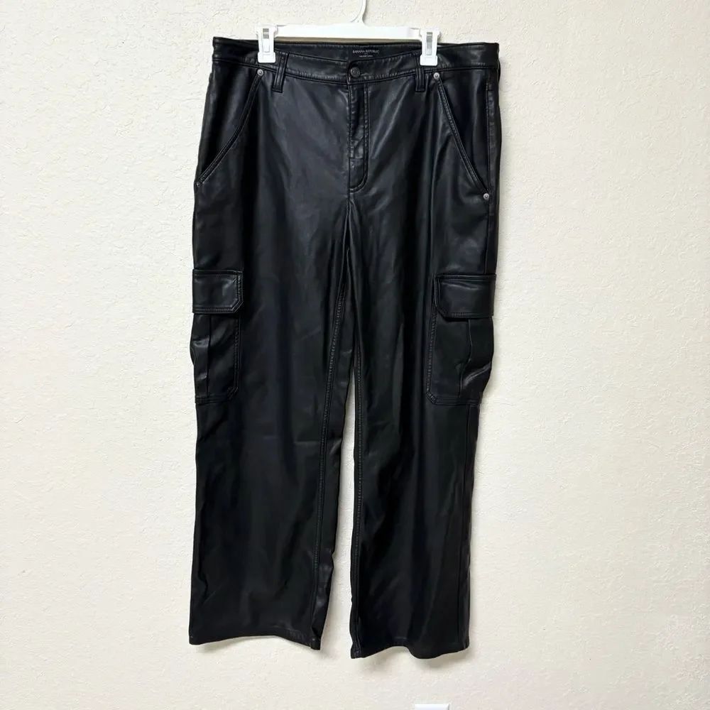 Banana Republic Mid Rise Black Faux Leather Cargo Pants Women’s Size 16